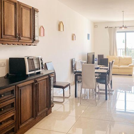 Xl Central Home - Sleeps 10 People Pietà エクステリア 写真