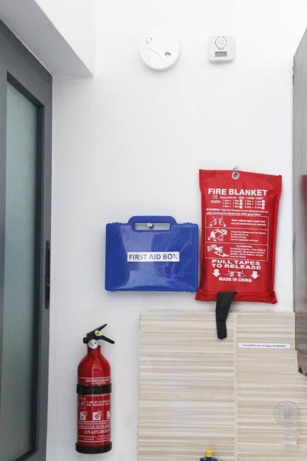 Xl Central Home - Sleeps 10 People Pietà エクステリア 写真