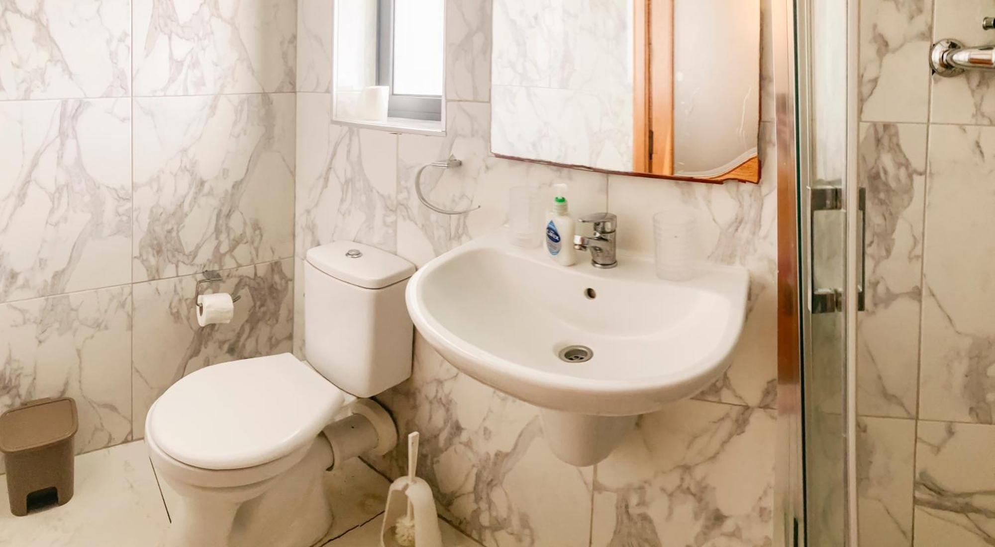 Xl Central Home - Sleeps 10 People Pietà エクステリア 写真