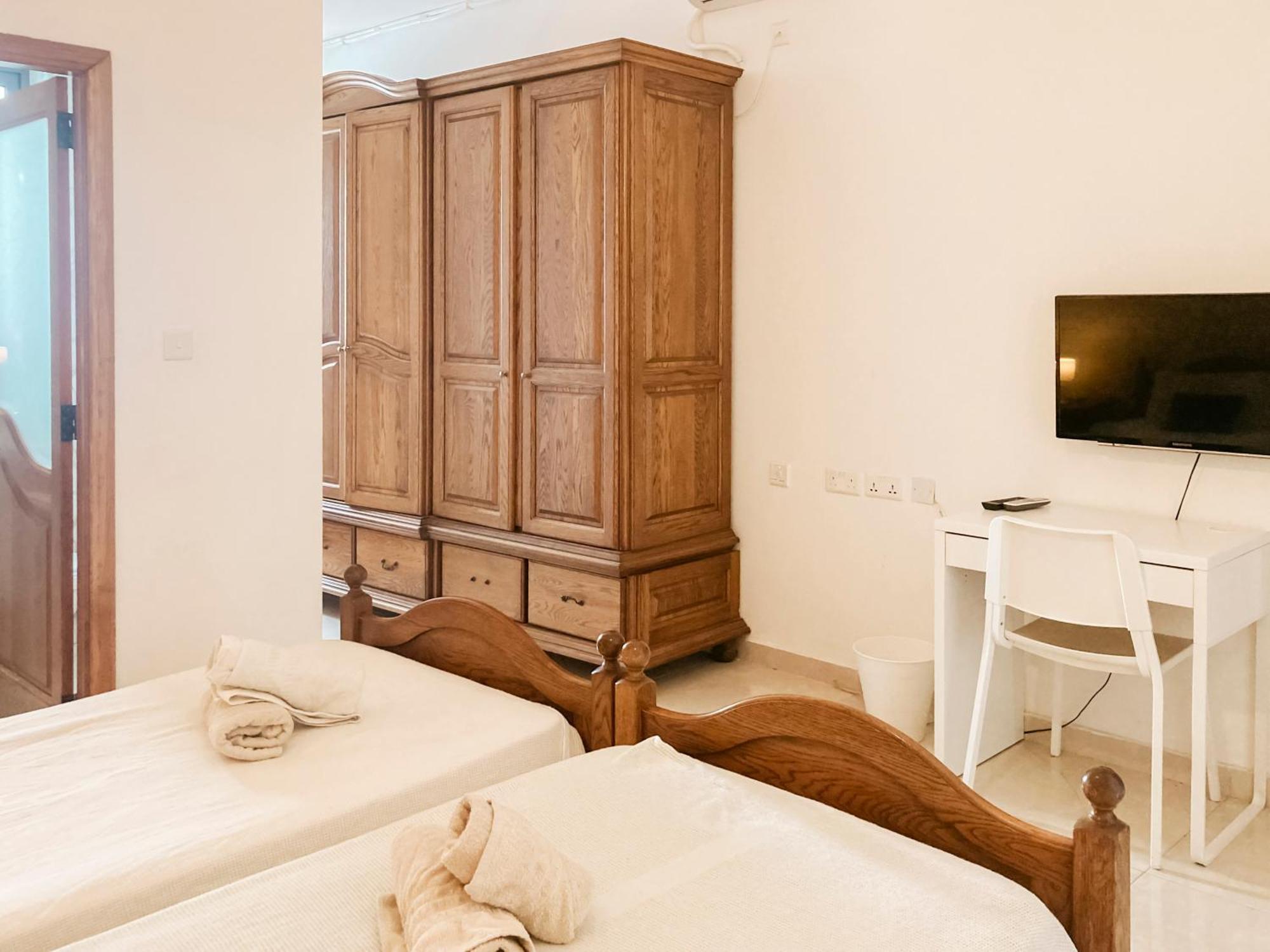 Xl Central Home - Sleeps 10 People Pietà エクステリア 写真