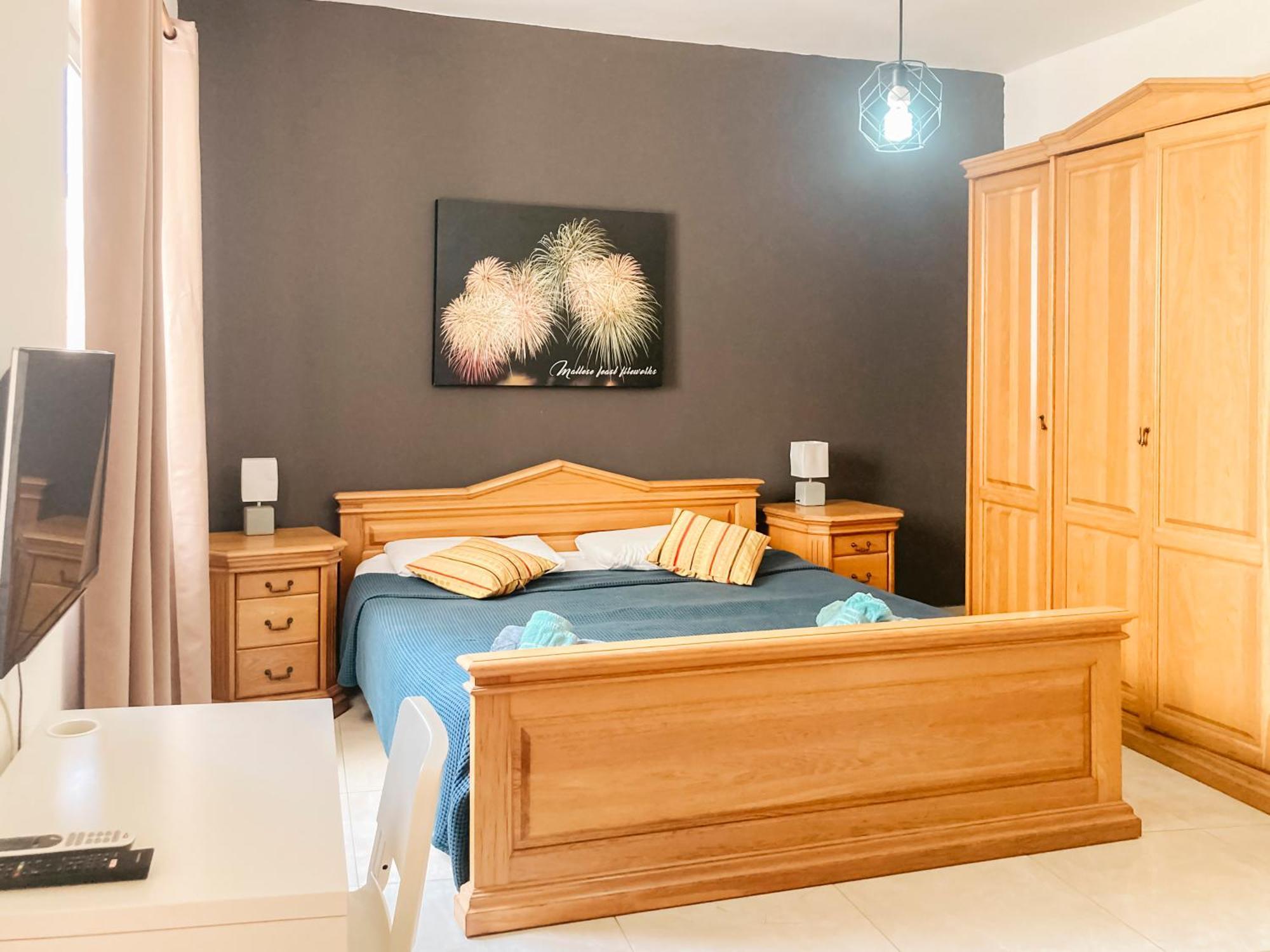 Xl Central Home - Sleeps 10 People Pietà エクステリア 写真