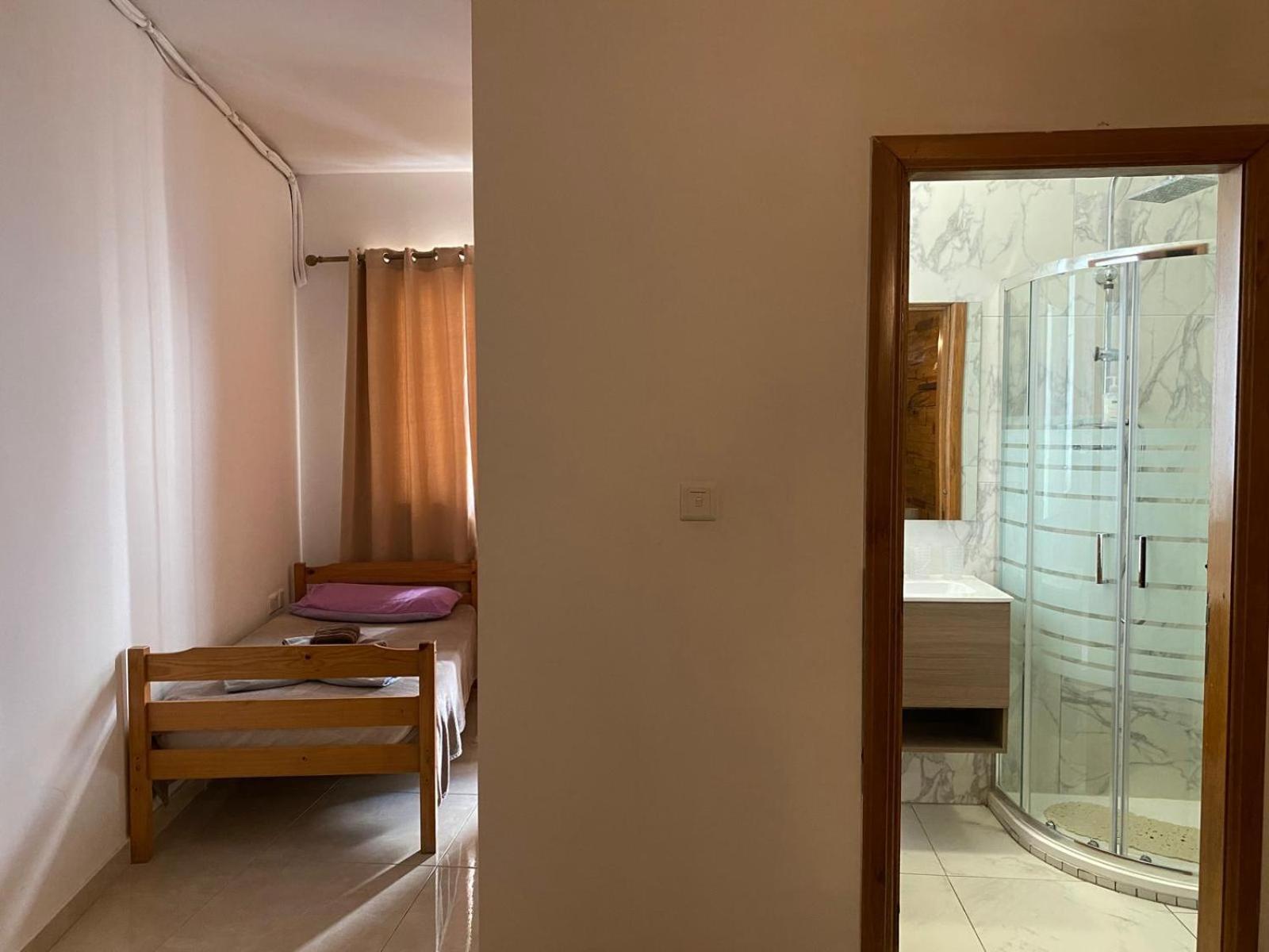 Xl Central Home - Sleeps 10 People Pietà エクステリア 写真
